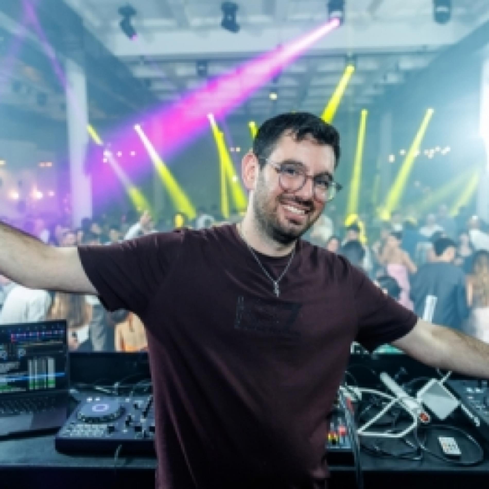 די ג׳יי אדיר סבח