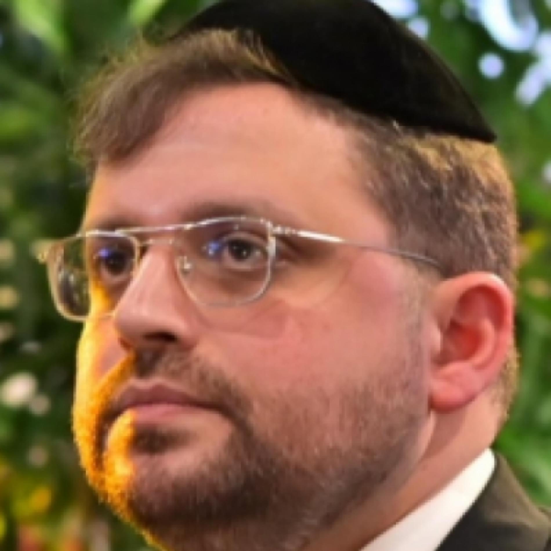 הרב ישי שבתאי עורך חופה וקידוישין