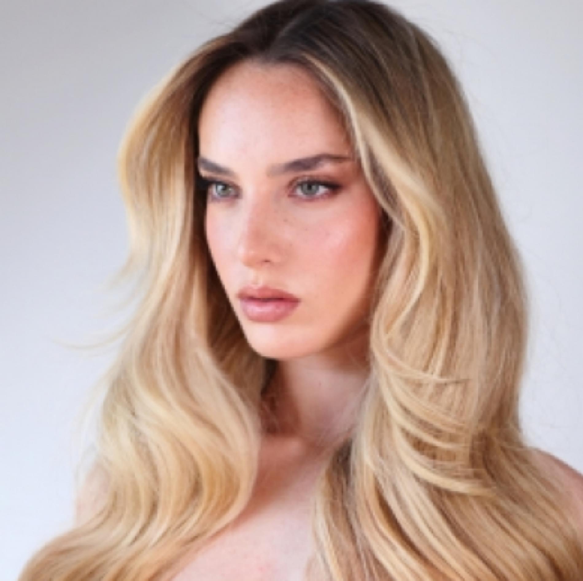 נוי הוניגמן - מאפרת כלות וערב