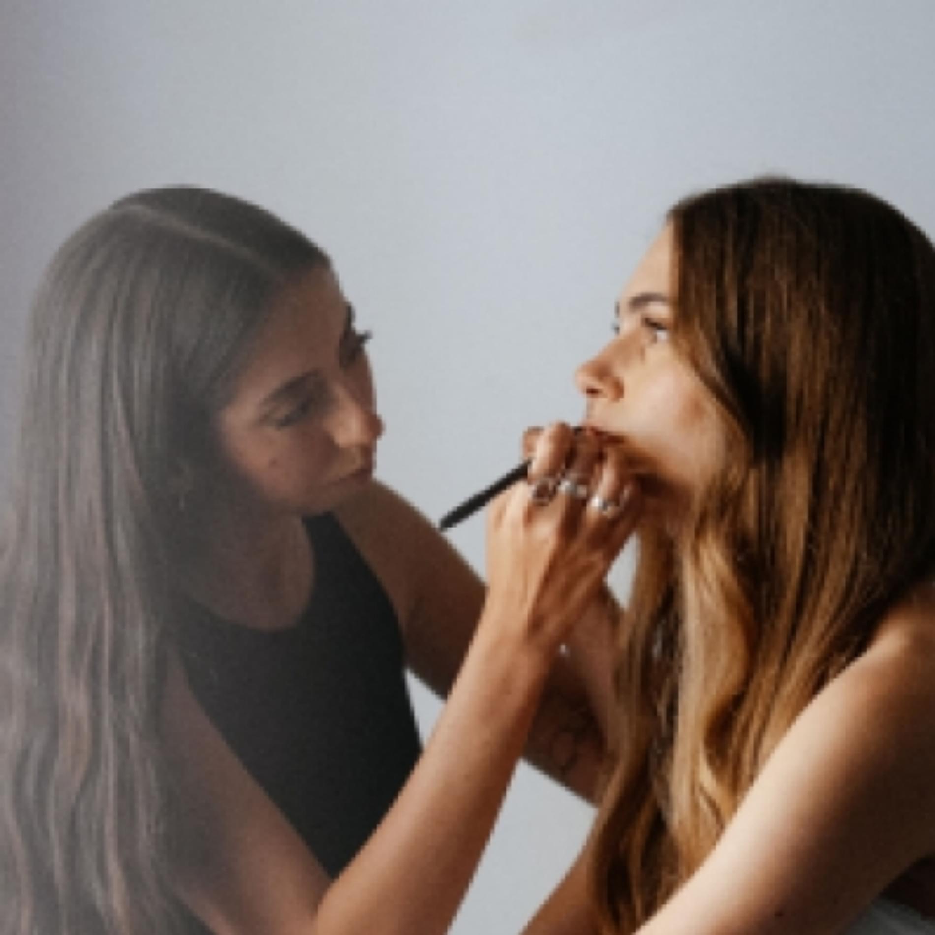 הילי אהרון מאפרת כלות וערב