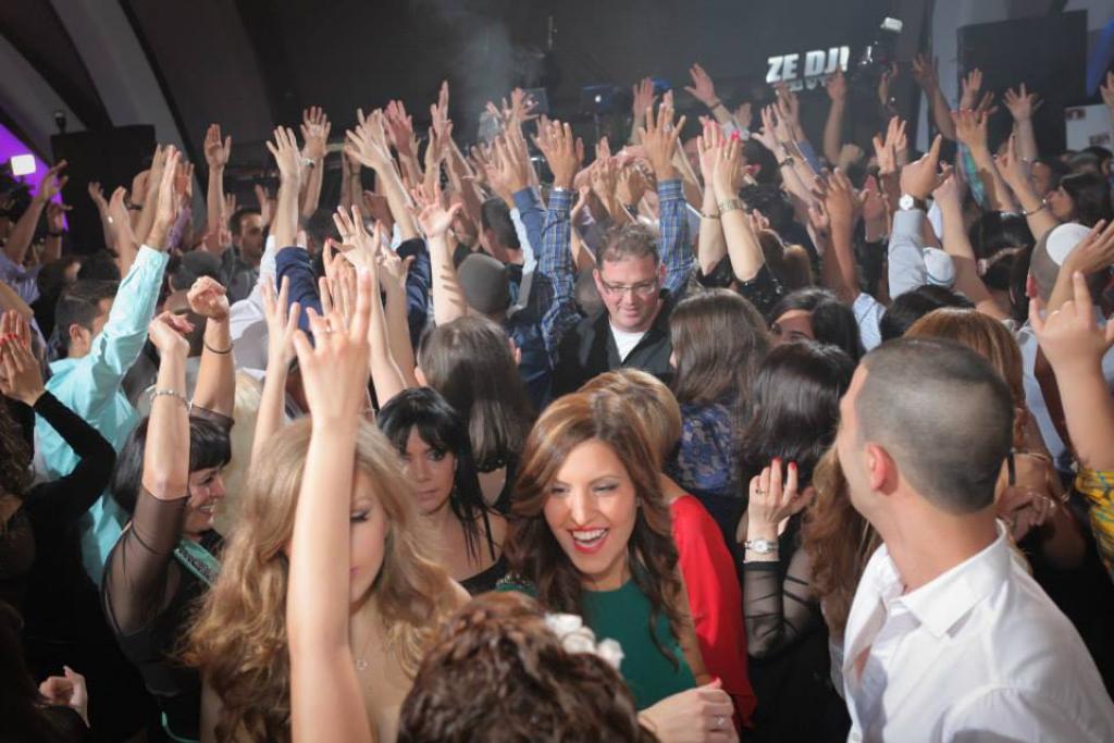 חוות דעת של Noya על !ZE DJ מושיקו שטרן - אמיר פוינט - קולי