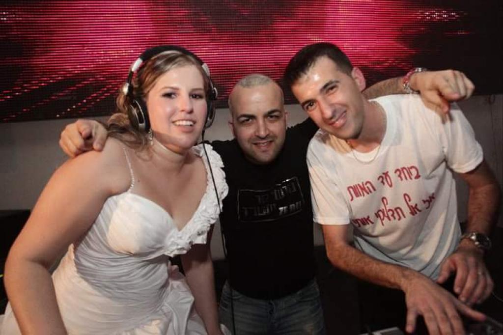 חוות דעת של Zehavit על !ZE DJ מושיקו שטרן - אמיר פוינט - קולי