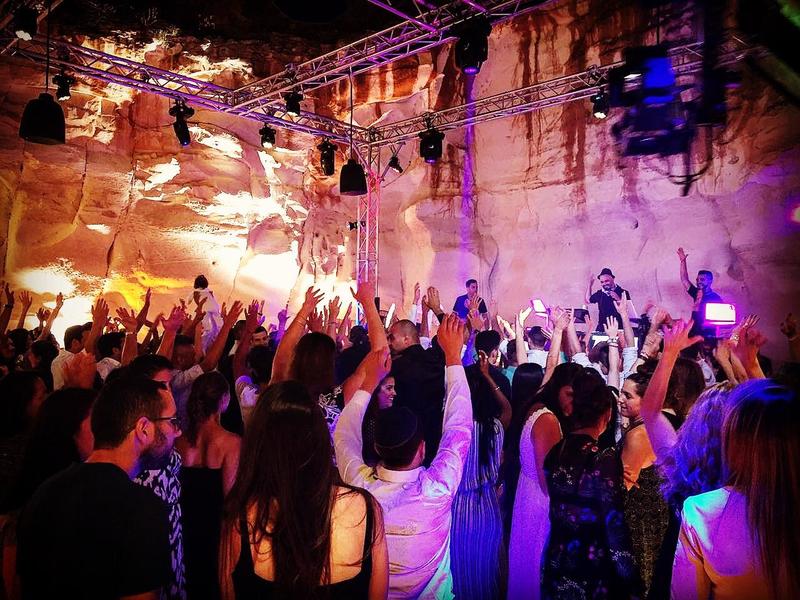 חוות דעת של sapirn5 על !ZE DJ מושיקו שטרן - אמיר פוינט - קולי