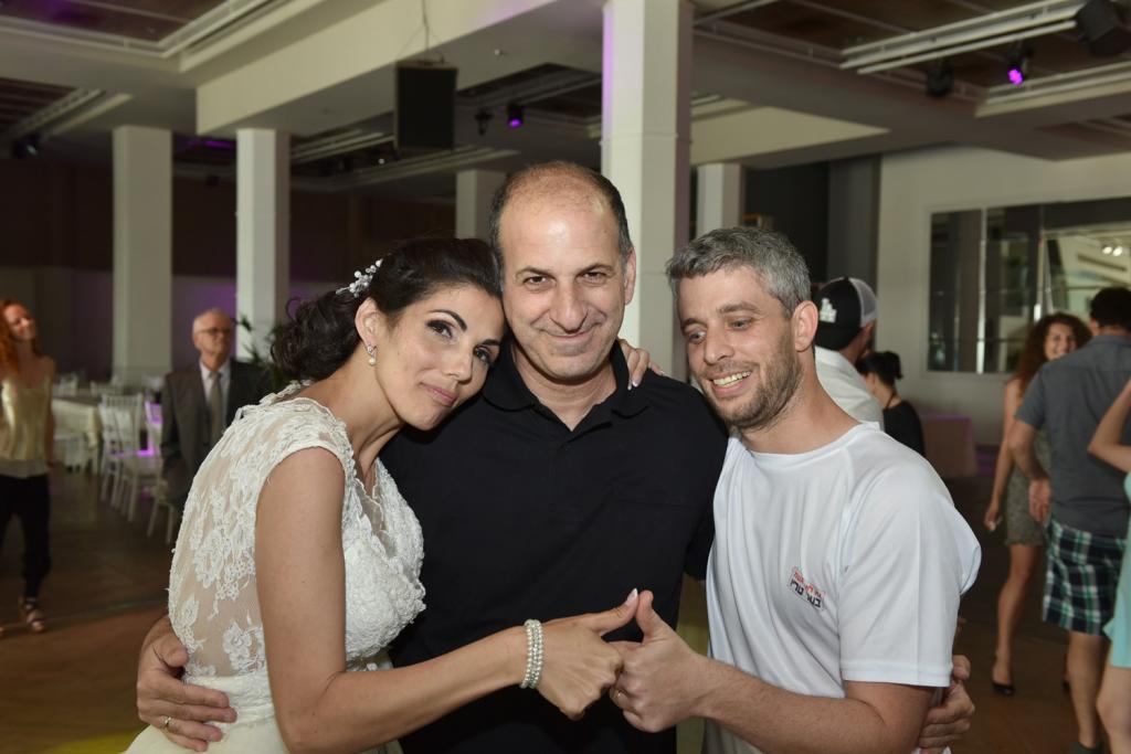 חוות דעת של Uri על אלוניס