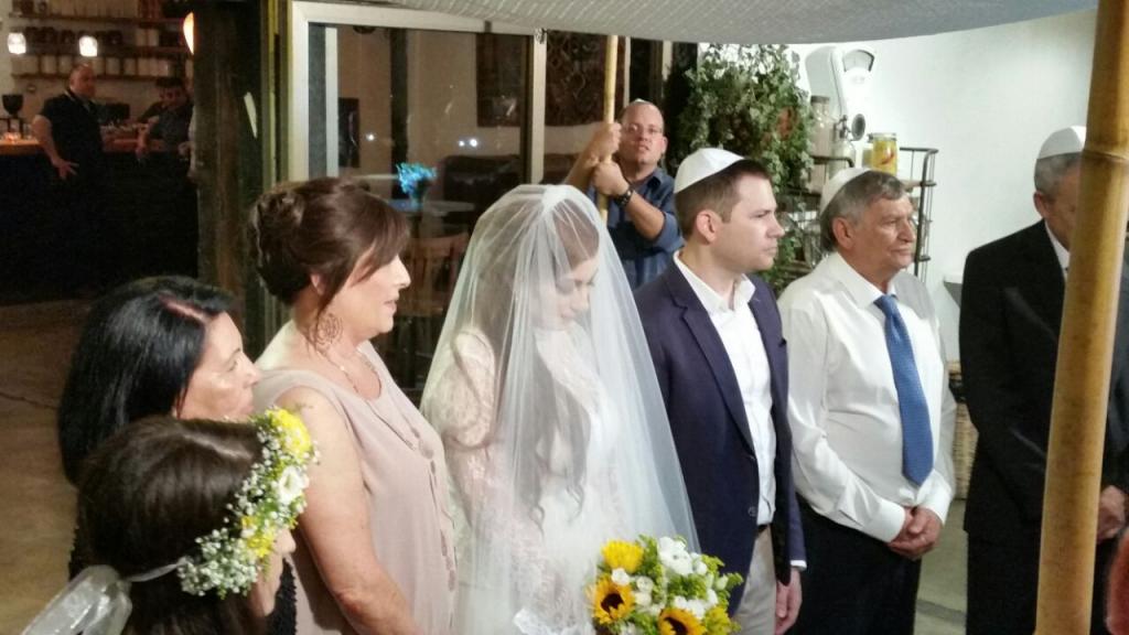 חוות דעת של בר על White - לחגוג אינטימי