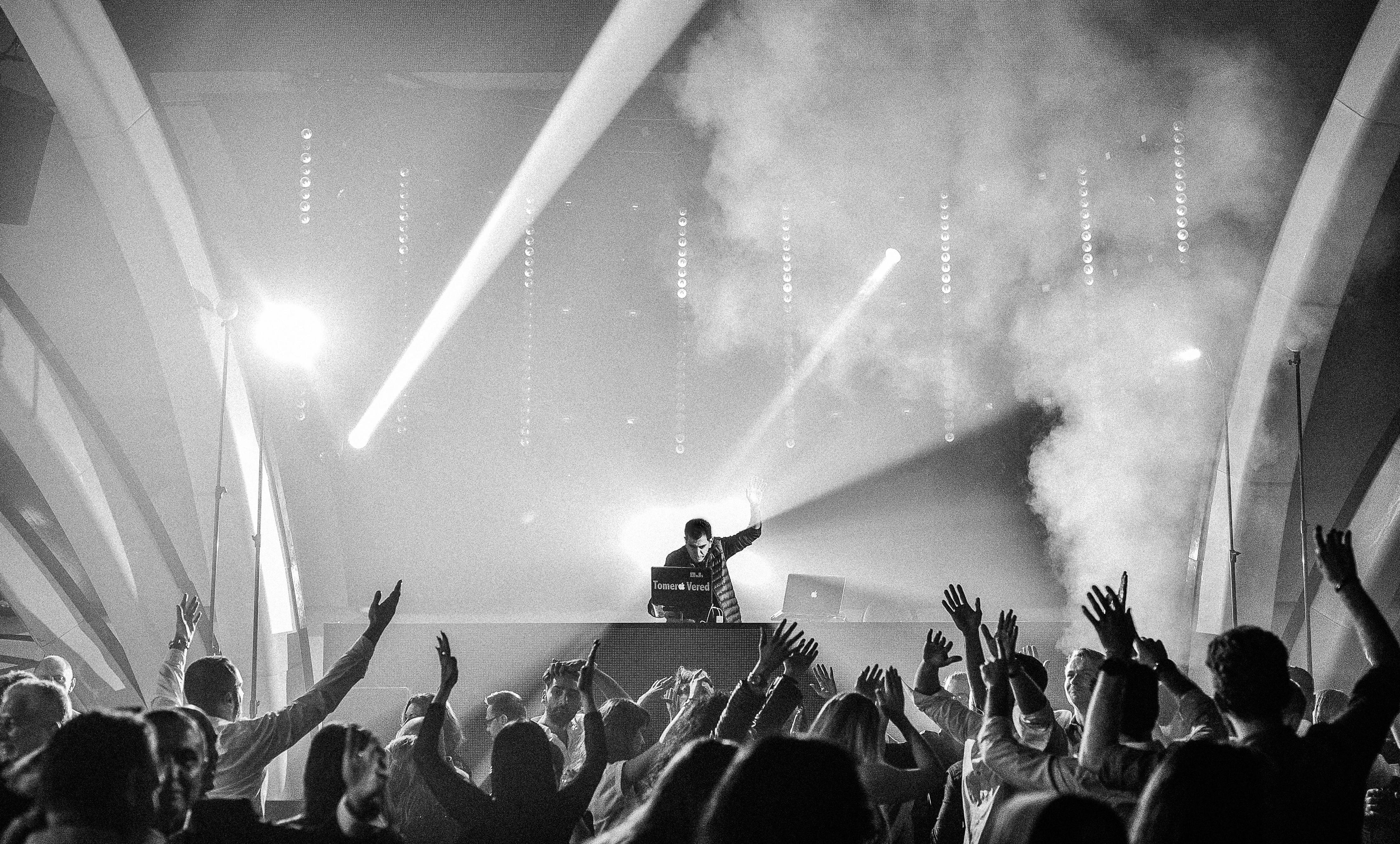 2021 > עונת חתונות שתפיל אתכם מהרגליים!