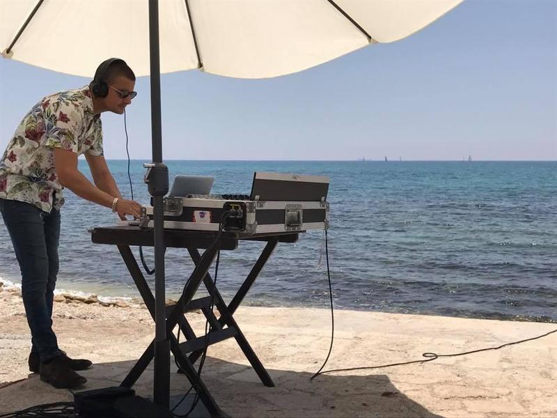 חוות דעת של Shira על אלון משה חי | DJ ALON