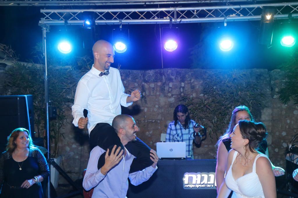 חוות דעת של Elaad על קנגורו די.ג'ייז
