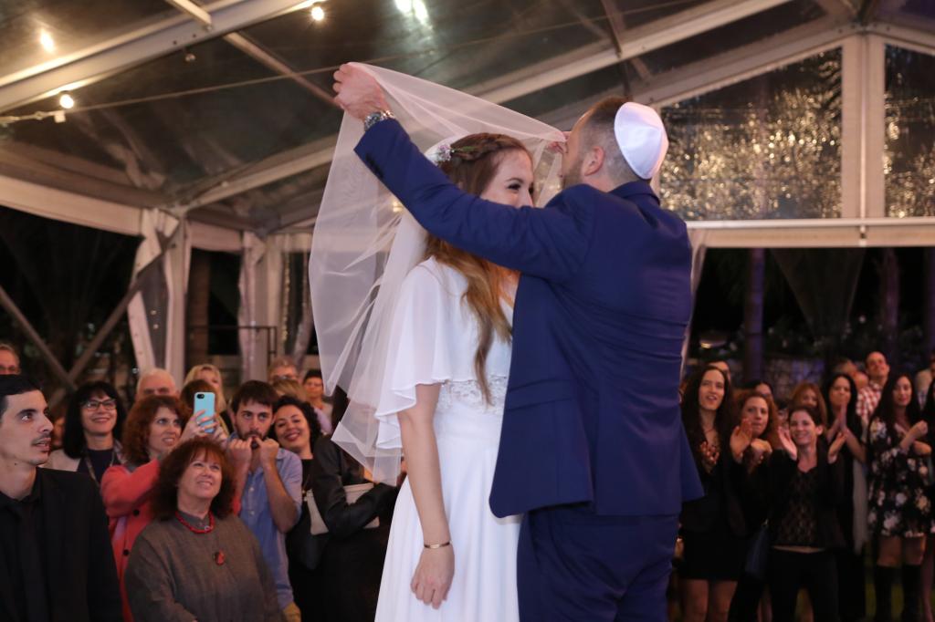 חוות דעת של roi על שמיים וארץ
