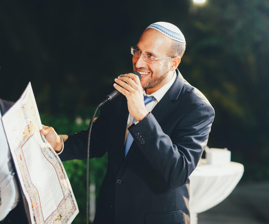 חוות דעת של Adi על חופה באהבה - הרב דוד קורין