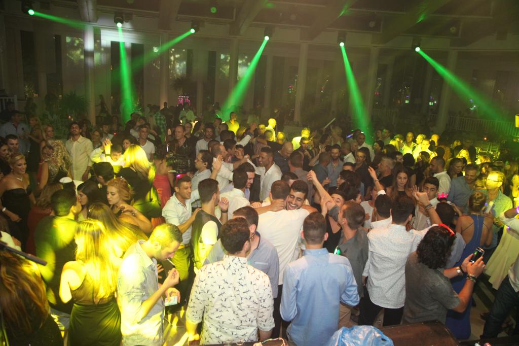 חוות דעת של Hila על DJ אילן לוגסי- partytura