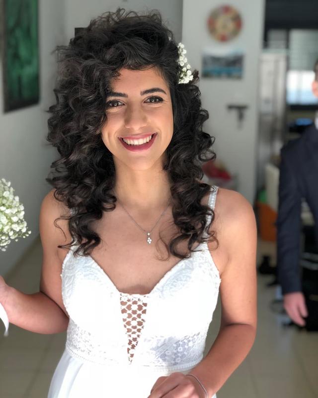 חוות דעת של Dor על רותם רז שניידר מאפרת ומסרקת