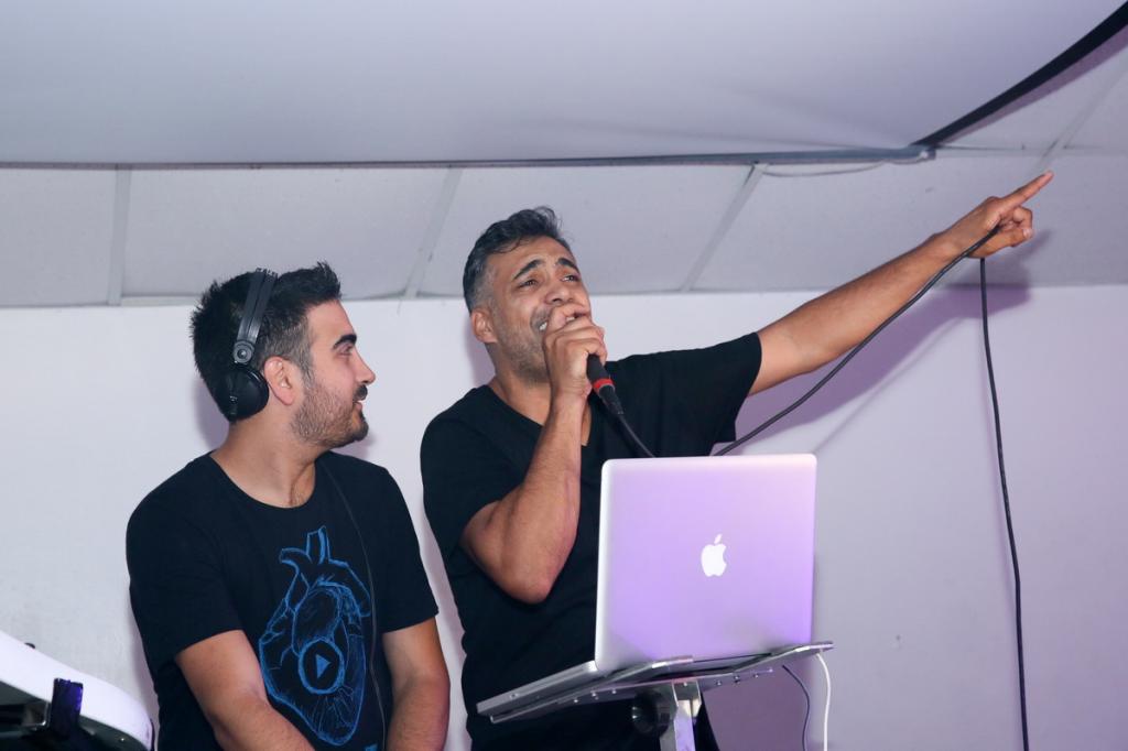 חוות דעת של Ariana על כפיר dj kfir.w - w