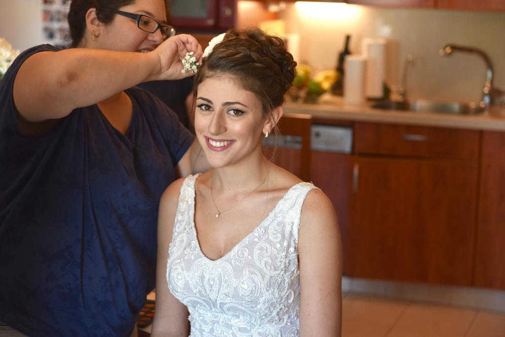 חוות דעת של Ariella על Keren guy - hair and makeup
