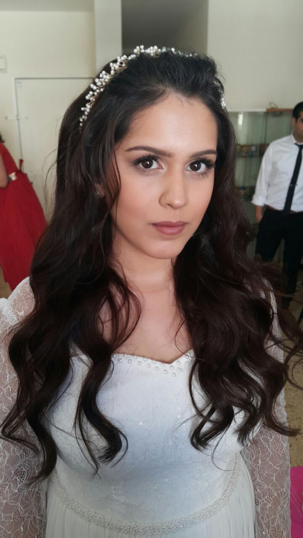 חוות דעת של Bar על Keren guy - hair and makeup