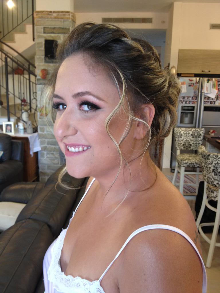 חוות דעת של Eti על Keren guy - hair and makeup