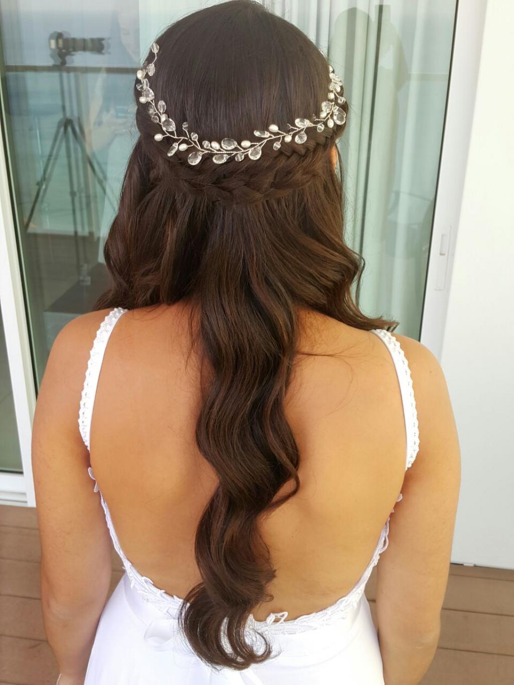חוות דעת של Einav על הדר גרא איפור ושיער