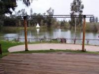 האגם בטבע - פרדס חנה