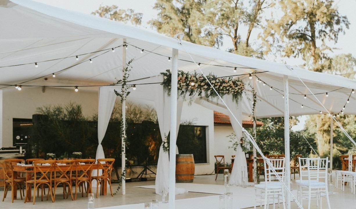 חתונה כפרית עם טאצ'ים אורבניים