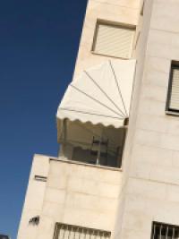 עזרא סוככים