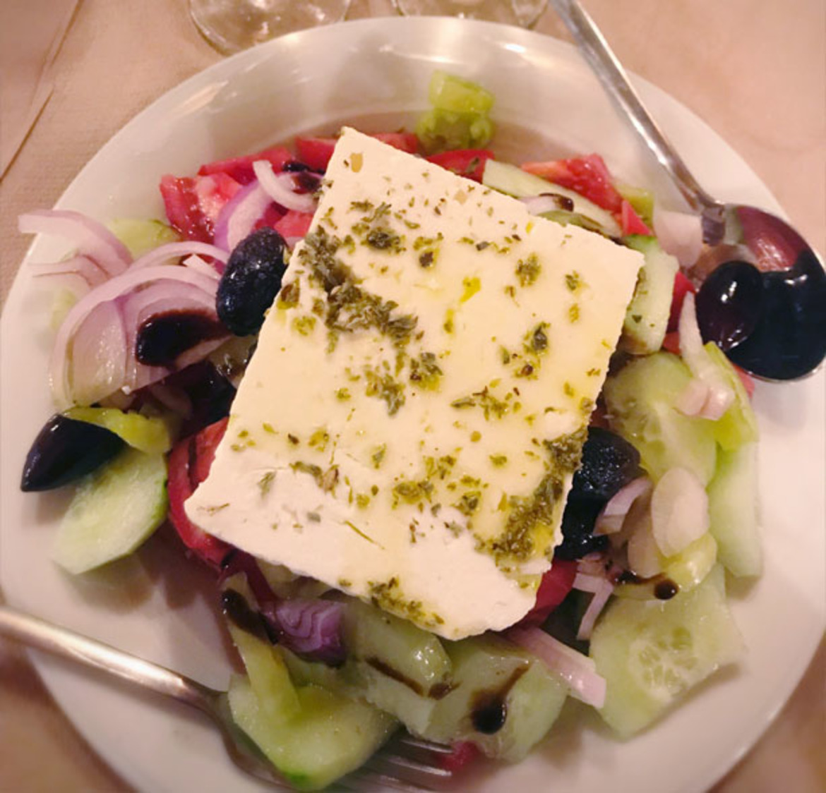 סלט יווני ביוון סלט יווני ביוון
