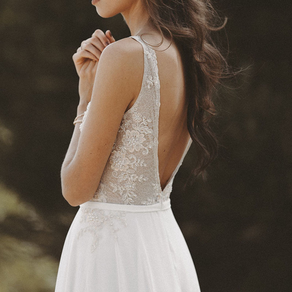 https://www.ebay.com/itm/Beach-Wedding-Dresses-Spaghetti-Chiffon-Open-Back-Bride-Dress-Boho-Wedding-Gown/323666327499?epid=28028441582&hash=item4b5c0437cb:g:CN8AAOSw3S5bxU9z