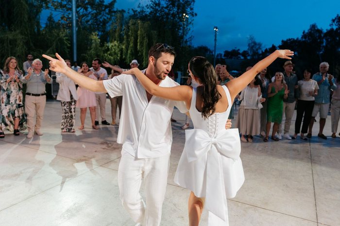 השניים הם רקדנים במקור, הריקודים היו כמו בימי ארץ ישראל היפה והטובה. צילום: your story