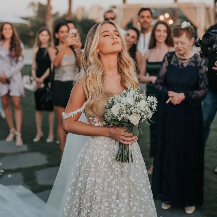 זר כלה - האביזר האופנתי ביותר ביום החתונה. צילום: your story wedding